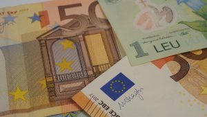 Impactul creșterii Euro asupra economiei românești: Leul atinge un minim istoric în contextul politic actual