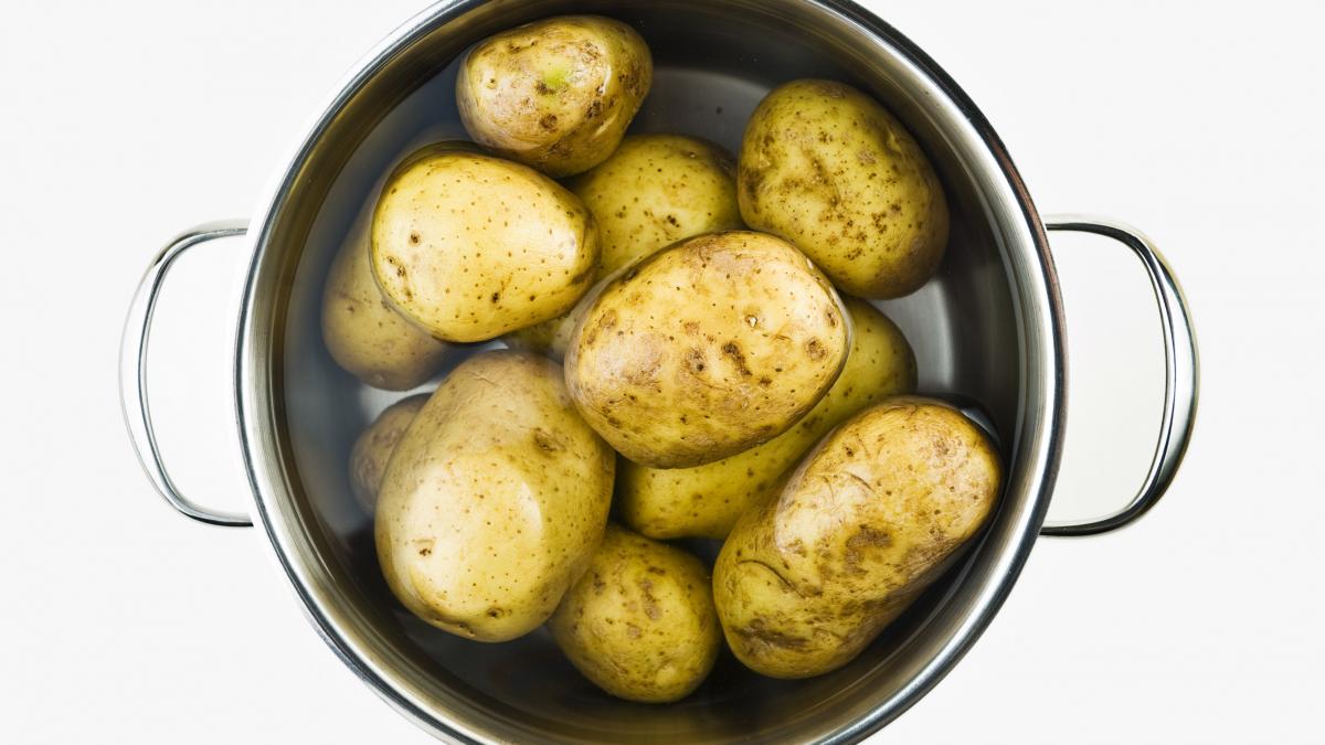 Cum să fierbi cartofii: apă rece sau clocotită? O analiză detaliată a tehnicii culinare