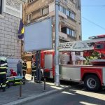 Tragedia unui incendiu: O femeie descoperită inconștientă, cu arsuri severe – O analiză detaliată