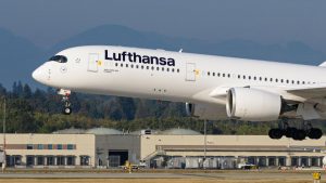 Lufthansa și gestionarea riscurilor: Compensarea pierderilor cauzate de anularea zborurilor în zonele de conflict