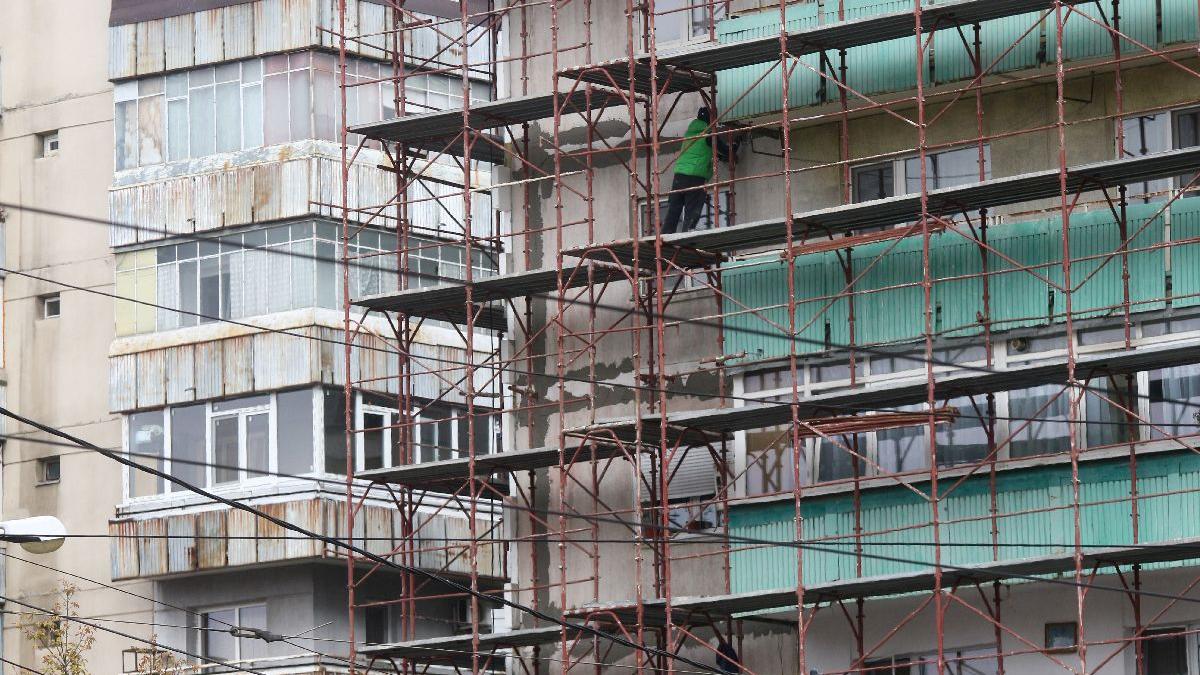 Provocările Legale și Sociale ale Consolidării Blocurilor cu Risc Seismic în România