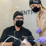 Experiența la dentist: Cum mici detalii pot transforma vizita pacienților în una plăcută