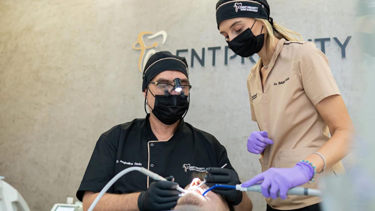 Experiența la dentist: Cum mici detalii pot transforma vizita pacienților în una plăcută