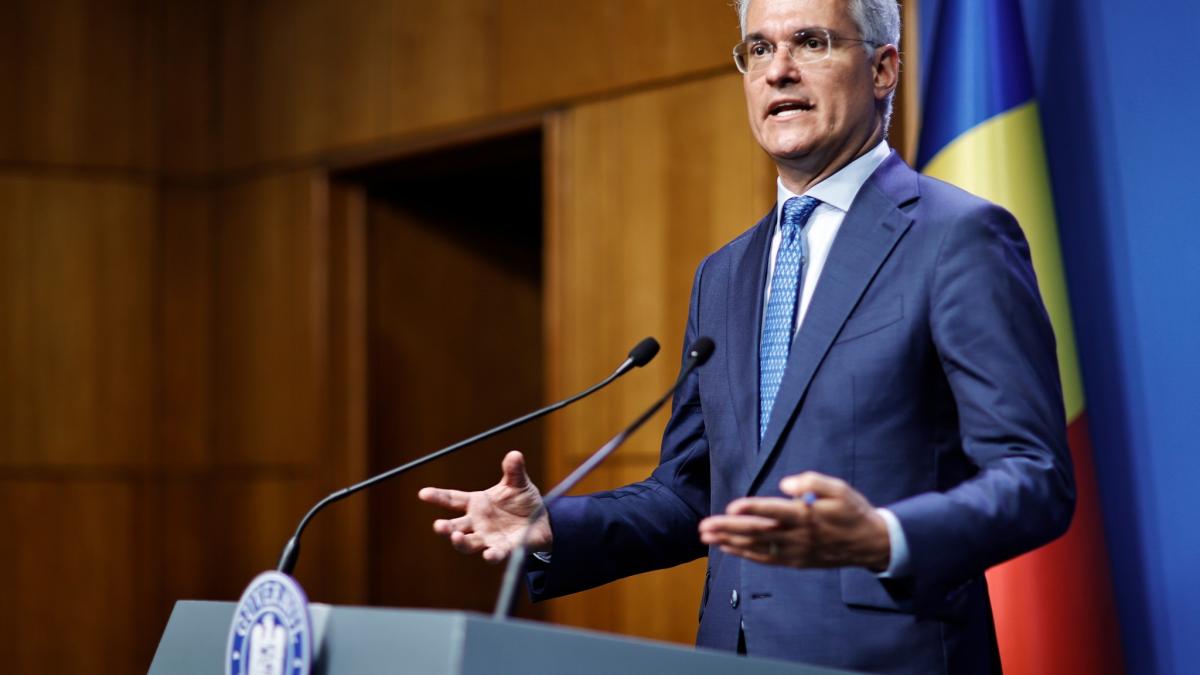 Dragoș Pîslaru și Viitorul Guvernului României: O Analisă a Schimbărilor Politice și Rolului lui Ilie Bolojan