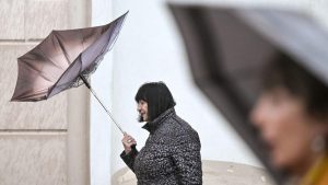 Fenomene meteorologice extreme în România: impactul ploii torențiale, furtunii și grindinei asupra comunităților