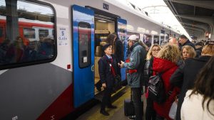Schimbări semnificative la CFR Călători: Autobuzele înlocuiesc trenurile internaționale spre Ungaria