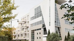 Impactul Cursului Euro asupra Pieței Imobiliare din România: O Analiză Detaliată