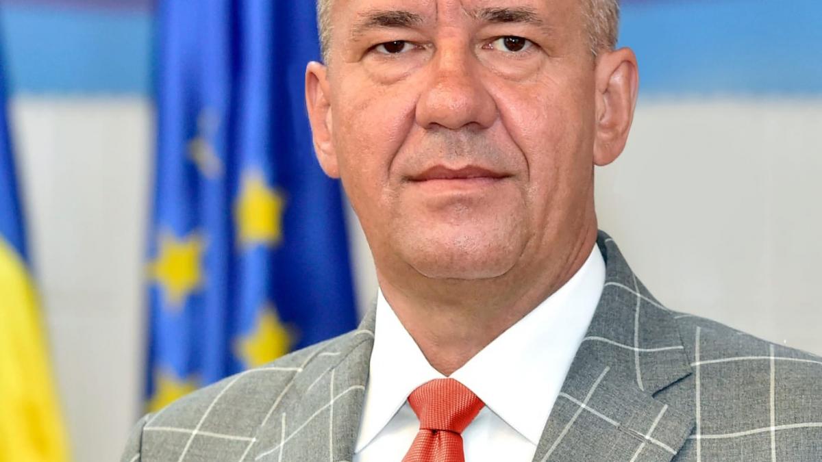 Adrian Pintea și Dosarul DNA: O Analiză a Contextului Politic și Implicațiilor Sociale