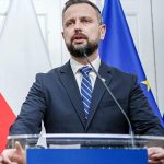 Polonia Obține un Împrumut Record pentru Apărare: Implicații și Context