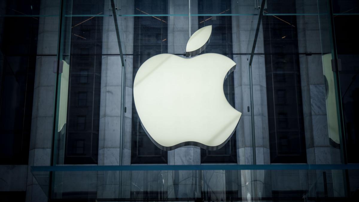 Apple Deschide Noi Direcții în Era Inteligenței Artificiale: O Analiză Profundă a Deciziilor Strategice