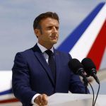 Emoții și controverse: Macron în Kenya – Un spectacol al diplomatului în fața unei audiențe neobișnuite