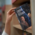 Mugur Ciuvică: O privire detaliată asupra cărții ‘Singur împotriva tuturor’ și impactul acesteia
