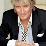 Ironia și Politica: Rod Stewart și Reacțiile la Glumele Regelui Charles în Contextul American