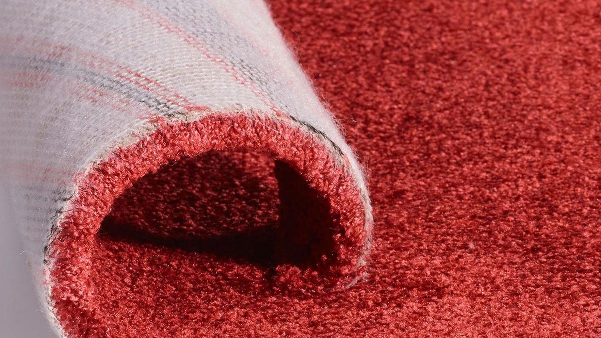 Soluții Naturale pentru Îngrijirea Covoarelor: O Metodă Eficientă de Curățare Care Promite Rezultate Vizibile