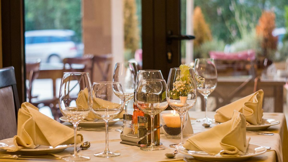Farfuria hoțului: Implicațiile fiscale ale împărțirii mesei în restaurantele europene