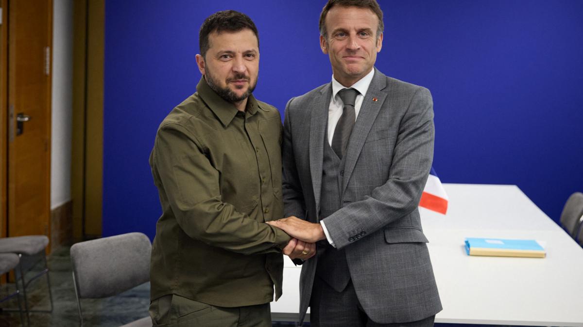 Volodimir Zelenski și Emmanuel Macron: Lideri de Încredere în România și Implicațiile Geopolitice ale Colaborării lor