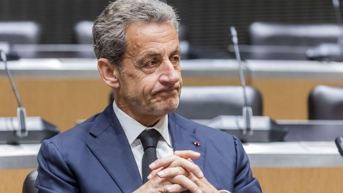 Nicolas Sarkozy, fosta stea a politicii franceze, în fața justiției: acuzații de corupție și implicațiile acestora