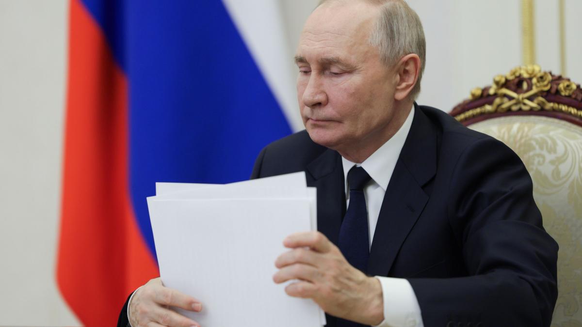 Extinderea Cadrelor Legale pentru Operațiuni Militare Externe: O Privire Asupra Strategiilor lui Vladimir Putin