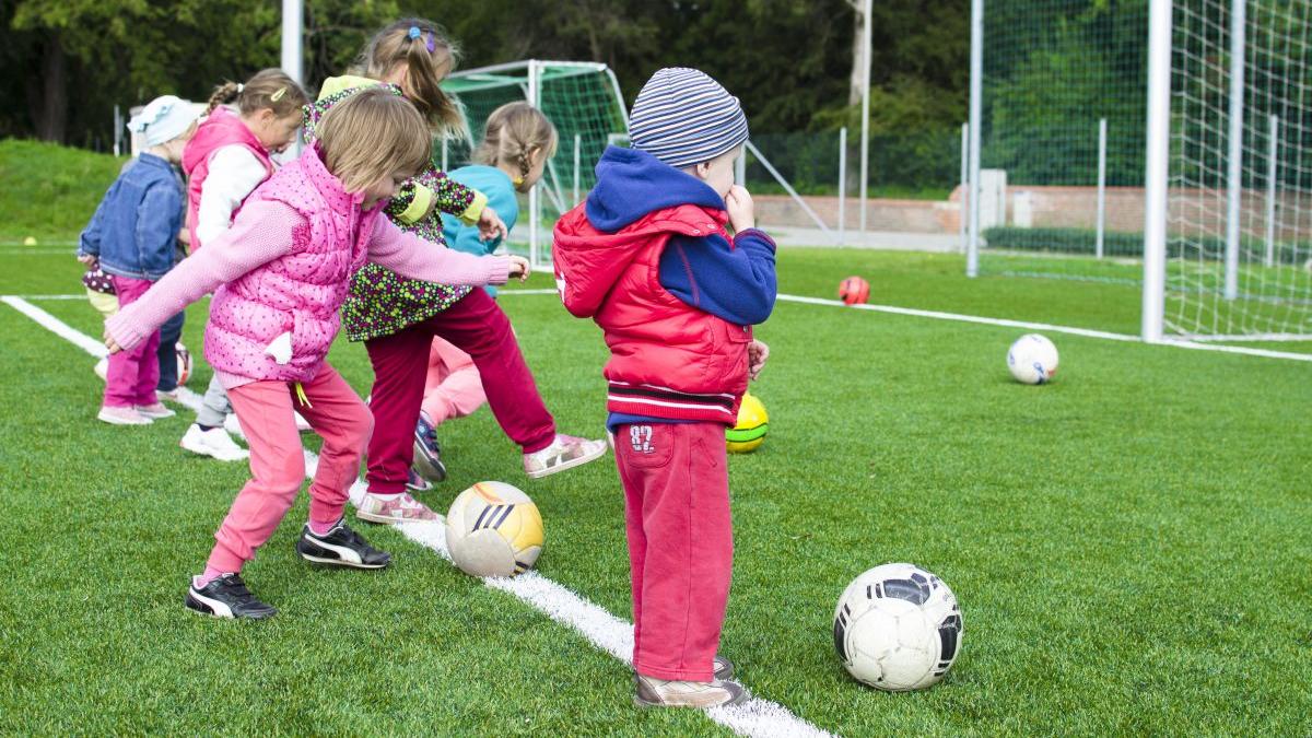 Sportul în echipă: Lecții esențiale pentru dezvoltarea copiilor