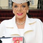 Secretul longevității și vitalității: Cum reușește Joan Collins să rămână activă la 92 de ani