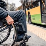 Taxiuri accesibile pentru persoanele cu dizabilități în București: O schimbare esențială în transportul urban