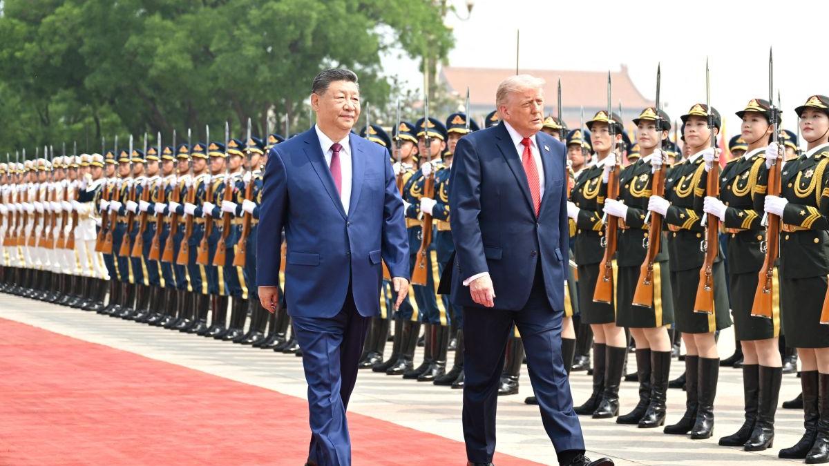 Relațiile internaționale în schimbare: SUA și China colaborează, Europa rămâne în umbră
