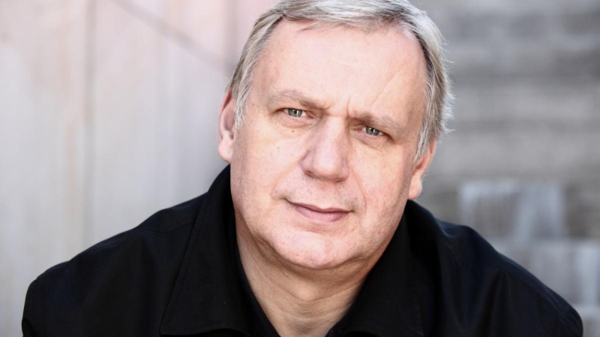 Roman Gutek: Un Producător de Cinema Recunoscut cu Premiul Janovics Jenő la TIFF.25
