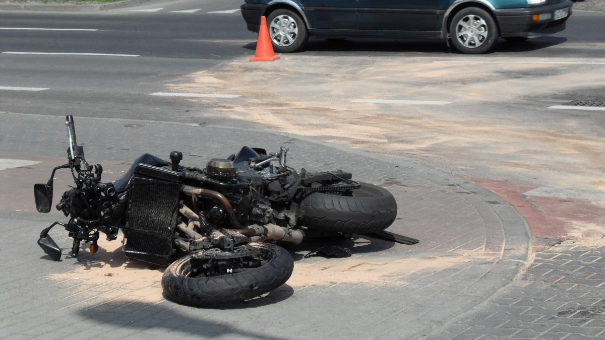 Tragedie pe drumurile Capitalei: Un motociclist își pierde viața într-un accident cumplit