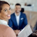 Ghosting-ul Profesional: Cum Să Navighezi Provocările Comunicării în Carieră