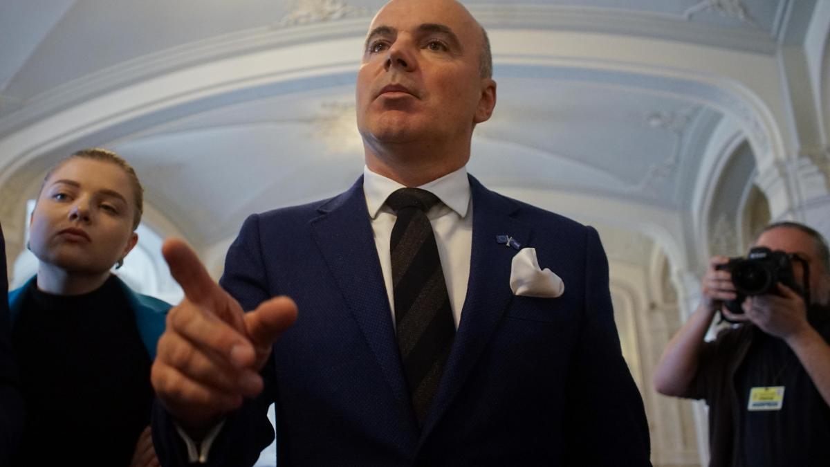 Rareș Bogdan și Viziunea pentru România: Oportunități de Investiții și Provocările Viitoare
