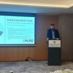 ALRO și Ascensiunea Aluminiului: Analiza Impactului Crizelor Economice și a Creșterii pe Bursă