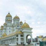 Răsunetul Clopotelor: O Omagiu pentru Eroii Neamului de Înălțarea Domnului
