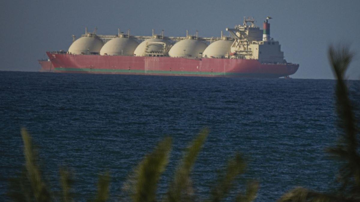 Strâmtoarea Hormuz: O Armă Economică în Mâinile Iranului și Impactul Asupra Prețului Carburanților în România
