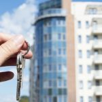 Fonduri Europene pentru Tinerii Români: Oportunități și Provocări în Accesarea Locuințelor Ieftine