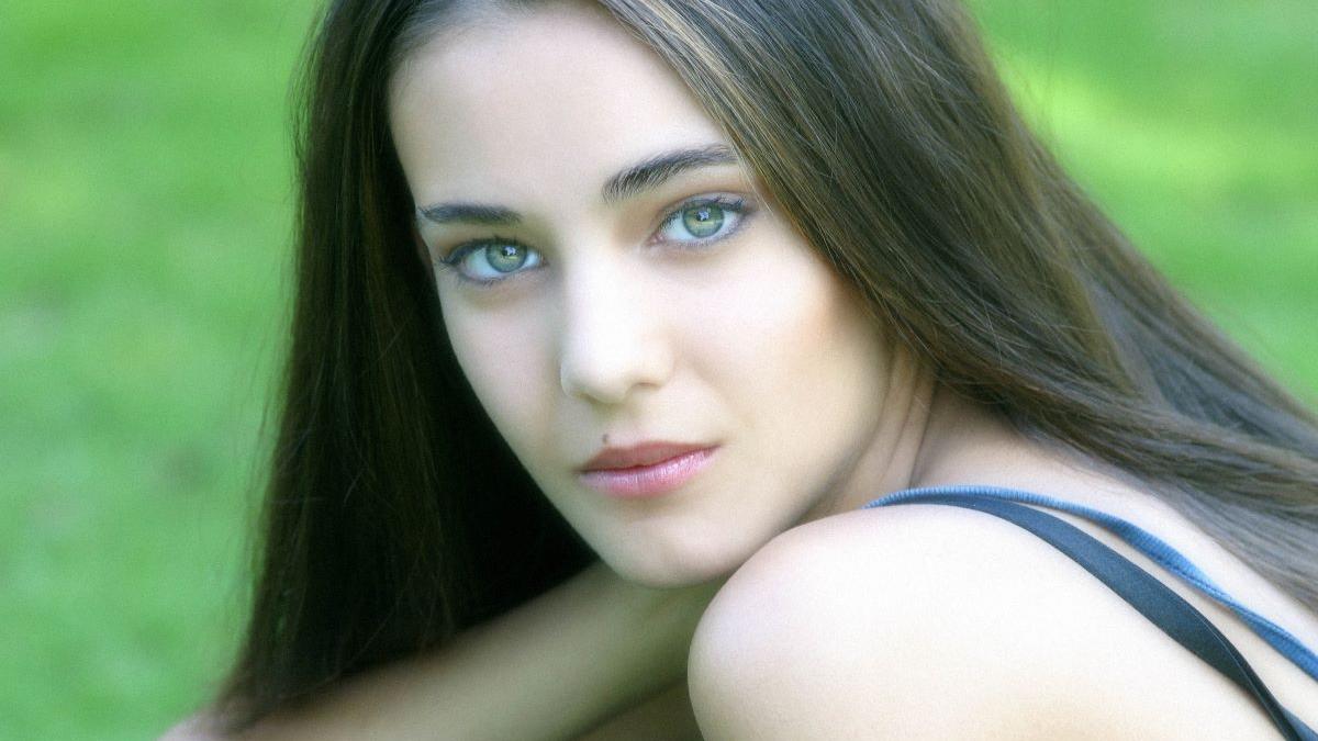 Uranus în Gemeni: Transformări profunde pentru două zodii în noul ciclu astral