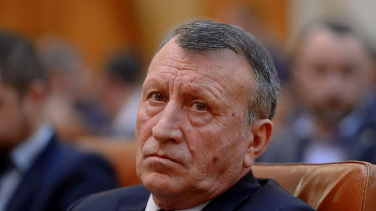 Critica lui Paul Stănescu la adresa lui Ilie Bolojan: O analiză a austerității și a politicii locale