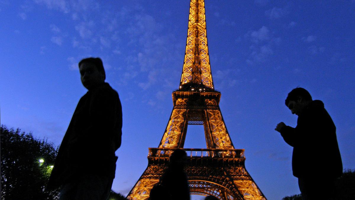 O Piesă de Istorie: Cât Costă un Fragment din Turnul Eiffel și Ce Reprezintă Acesta pentru Cultură