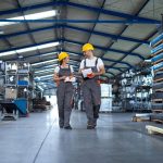 Protecția spațiilor comerciale și industriale: Soluții eficiente împotriva umidității