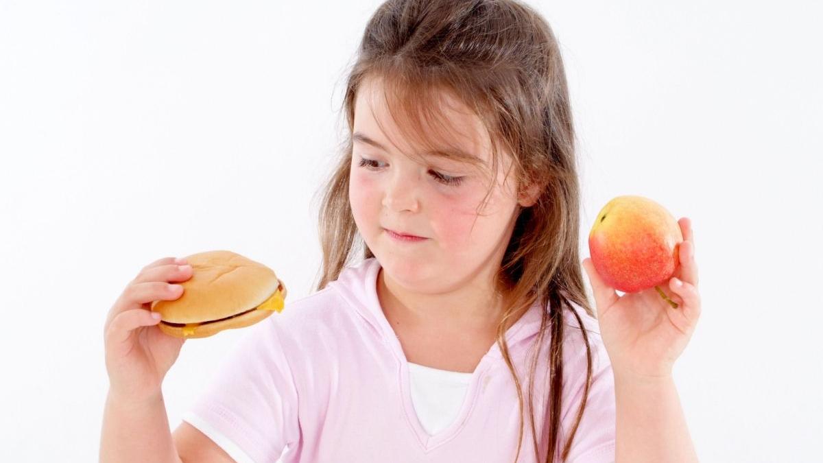 Impactul zahărului din fast-food asupra dezvoltării cognitive a copiilor: O analiză detaliată