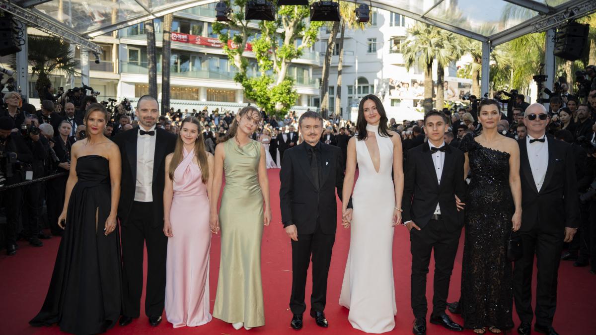 Cinematografia românească pe calea succesului: Filmul lui Mungiu cu Sebastian Stan câștigă la Cannes