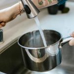 Criza apei calde în București: Impactul incendiilor de la CET Vest asupra furnizării energiei termice