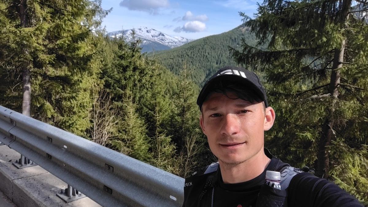 Tragedie pe Drumul Speranței: Incidentele care marchează ultramaratonul caritabil și impactul acestora asupra comunității