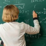 Impactul Noilor Grile de Salarii pentru Bugetari: Ce Venituri Vor Avea Profesorii, Polițiștii și Magistrații