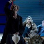 Hamlet la Craiova: O Viziune Modernă a Tragismului Shakespearean sub Direcția lui Gábor Tompa