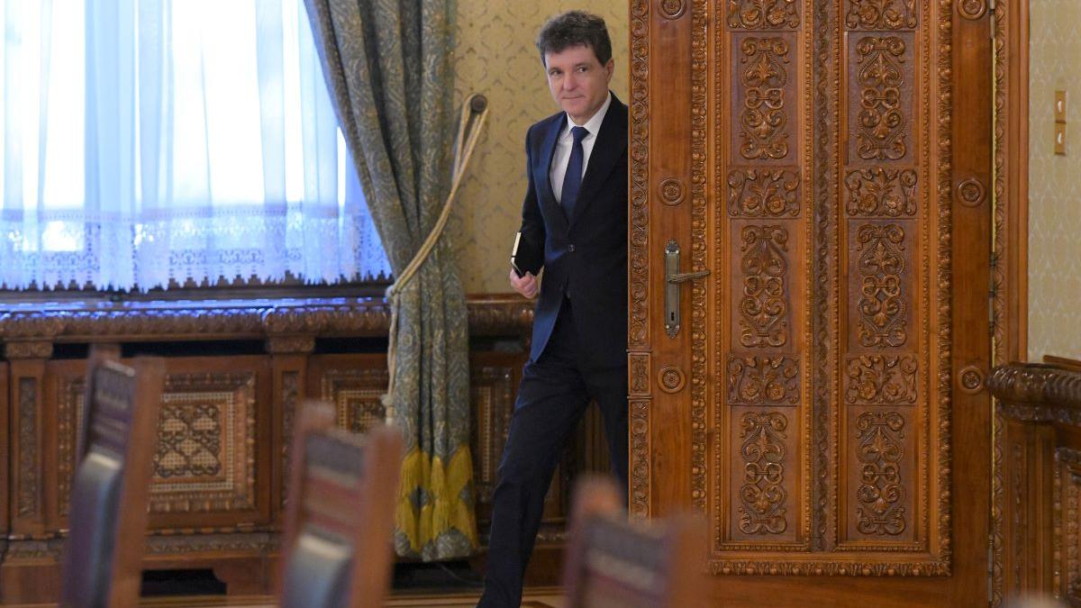 Nicușor Dan și Lupta Împotriva Dezinformării: O Necesitate Socială și Politică