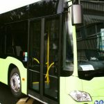 Călătorie urbană la preț mic: Tramvaiul și autobuzul dintr-un oraș românesc la doar 1 leu pe zi