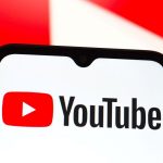 Inteligența artificială pe YouTube: Etichete pentru transparență și responsabilitate în era digitală