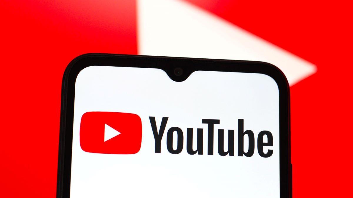 Inteligența artificială pe YouTube: Etichete pentru transparență și responsabilitate în era digitală