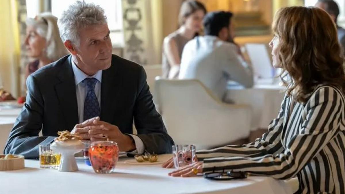 Tragedie în lumea divertismentului: Decesul unui actor din „Emily in Paris” și impactul asupra fanilor și industriei