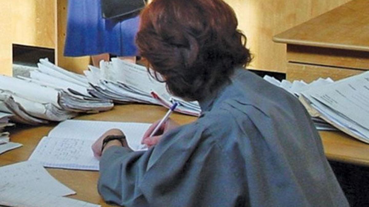 Criza Justiției: Grefierii din România Oprind Activitatea în Semn de Protest față de Noua Lege a Salarizării